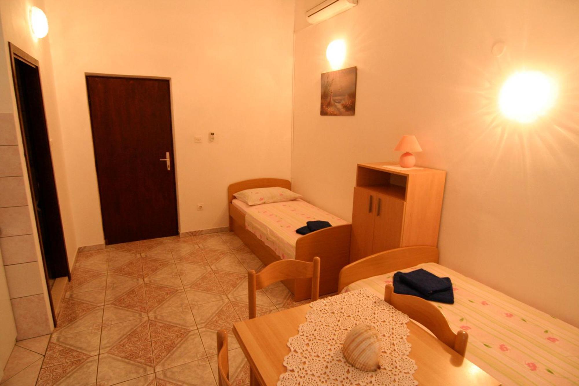 Apartments Marta Trogir Room photo